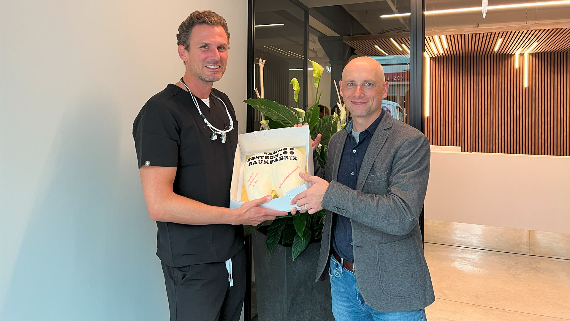 Willkommen Zahnzentrum RaumFabrik!